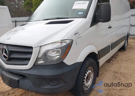 2015 Mercedes-Benz Sprinter 2500 High Roof из США, поврежденный, VIN WD3PE8DB9FP125485